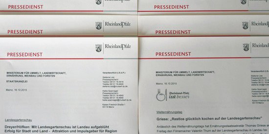 Ausgedruckte Pressemitteilungen
